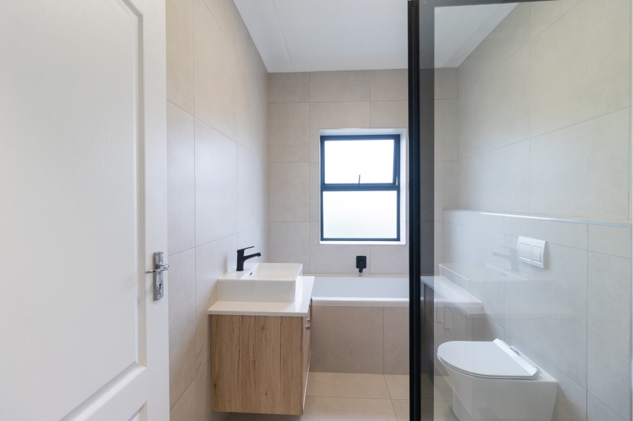To Let 3 Bedroom Property for Rent in Sandown Western Cape